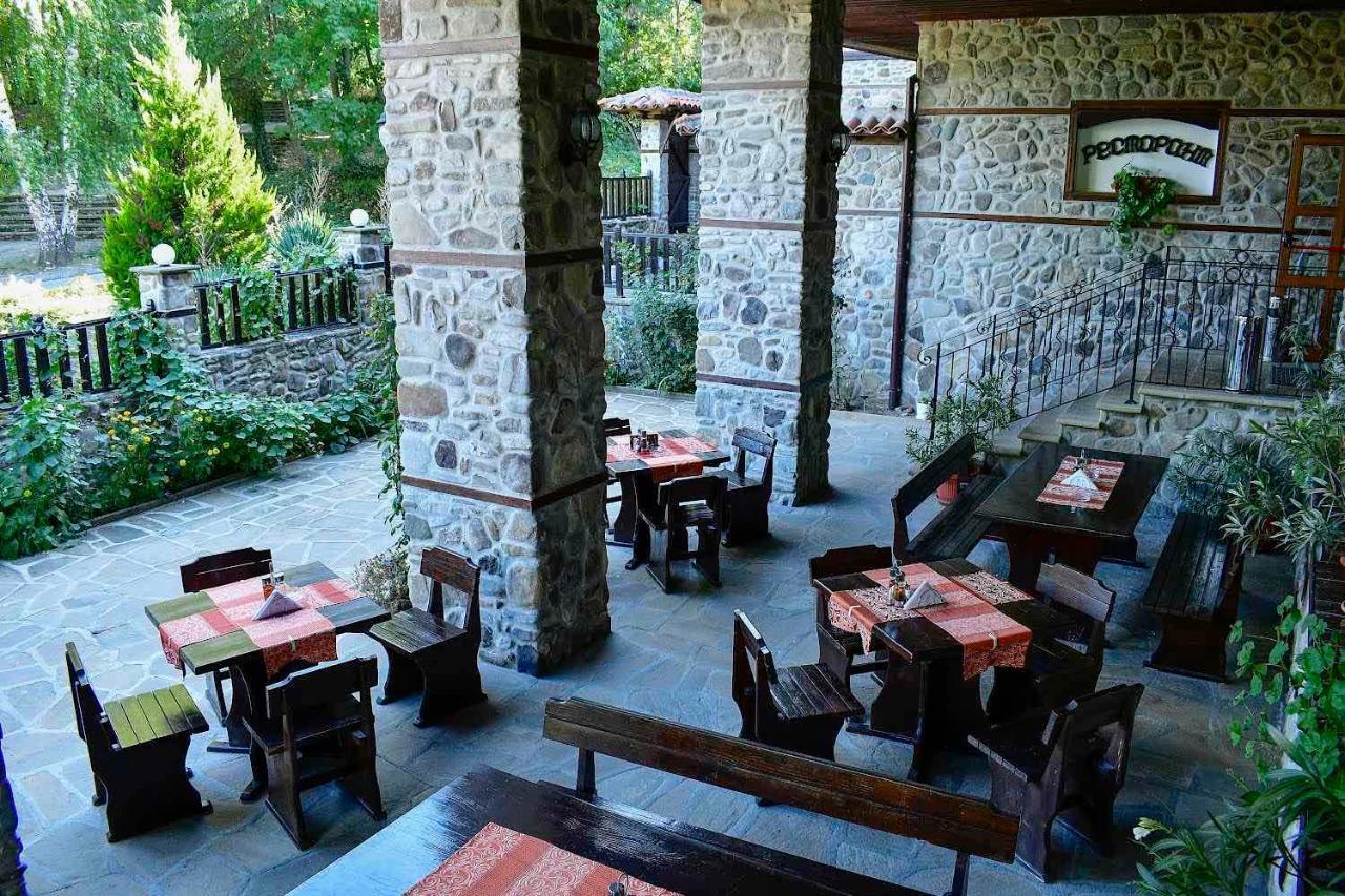 Семеен Хотел Ажур Κότελ Εξωτερικό φωτογραφία